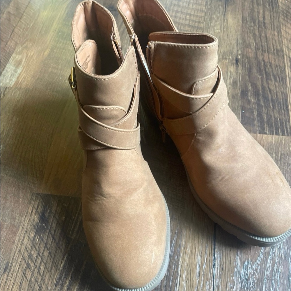 Women/Teen Boots